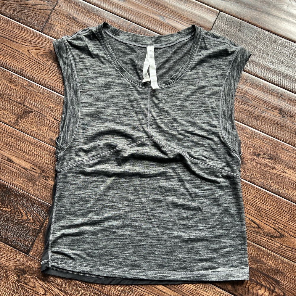 NWOT Lululemon Get Sweat Tee